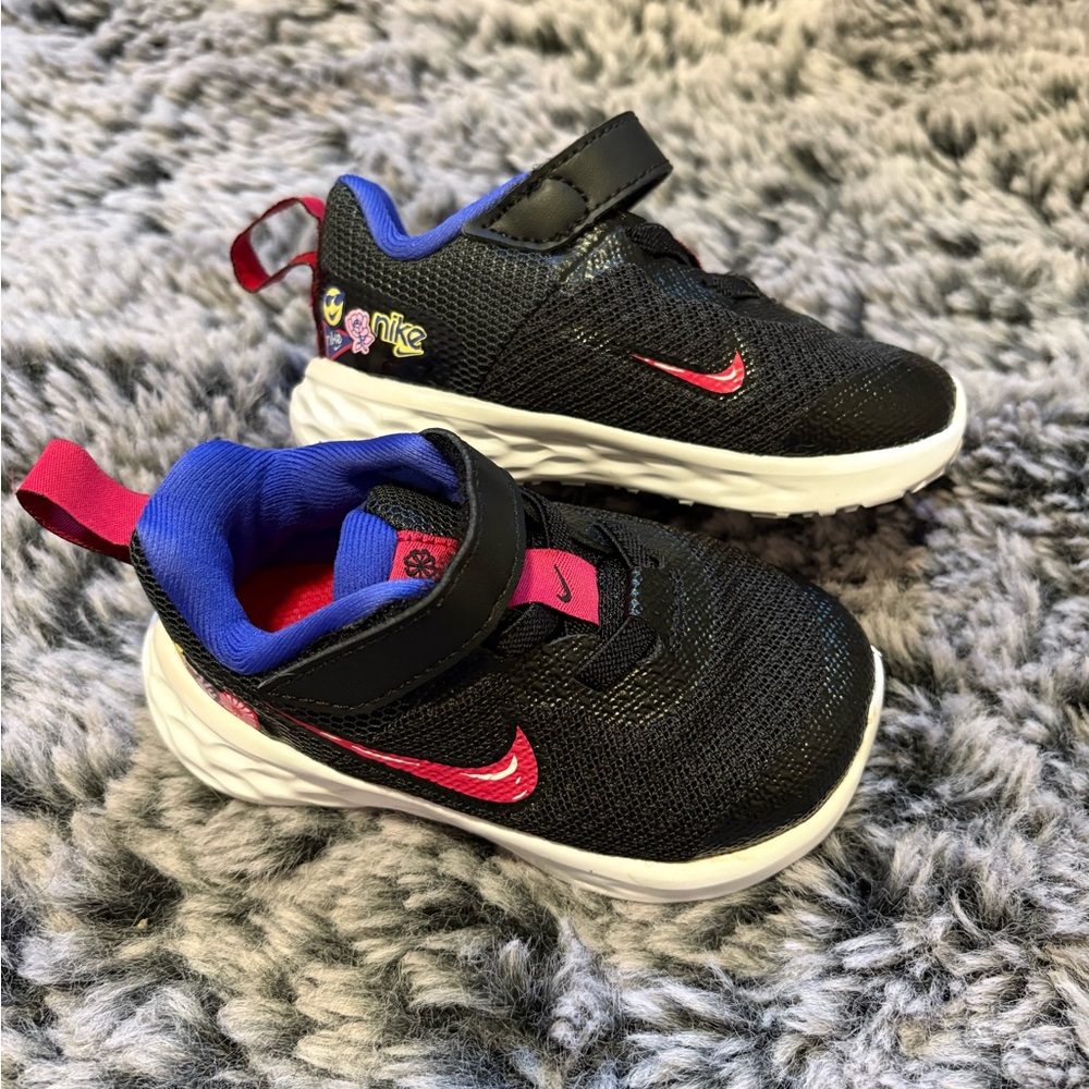 Nike Kids Black and Pink Sneakers